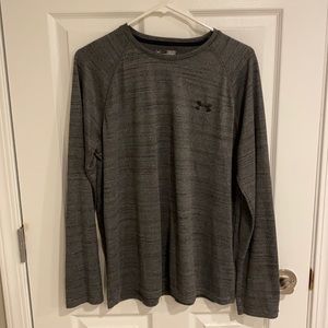 Men’s Medium Under Armour loose fit top
